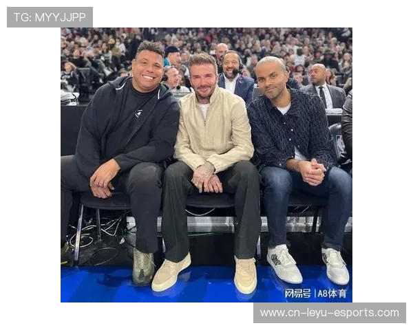 C罗与父亲亲密合影分享成长故事 感谢父亲支持成就今日辉煌